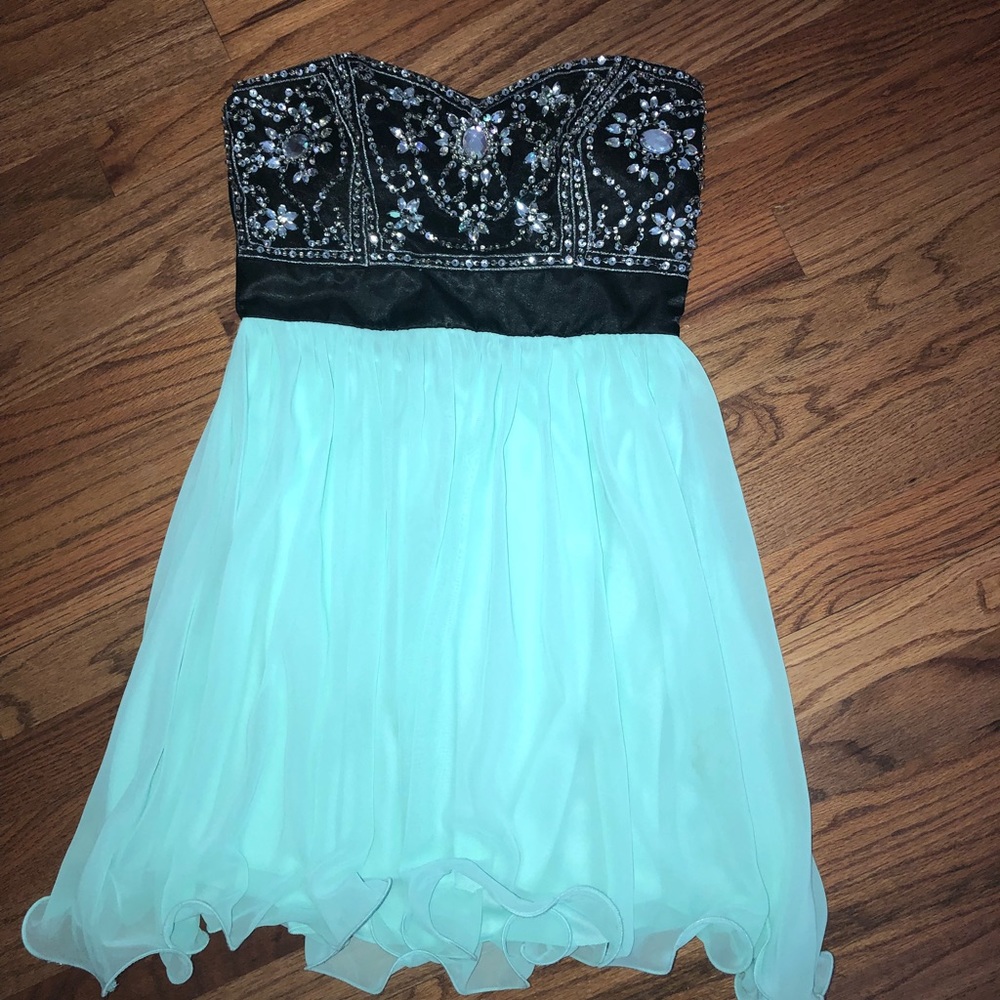 Black/mint dress